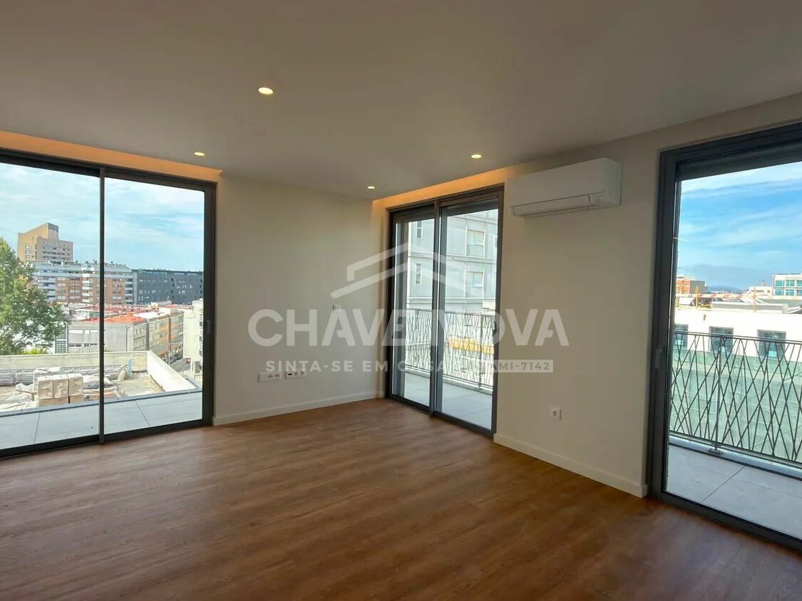 Apartamento T0 Mafamude Vila Nova de Gaia Porto GN/02366