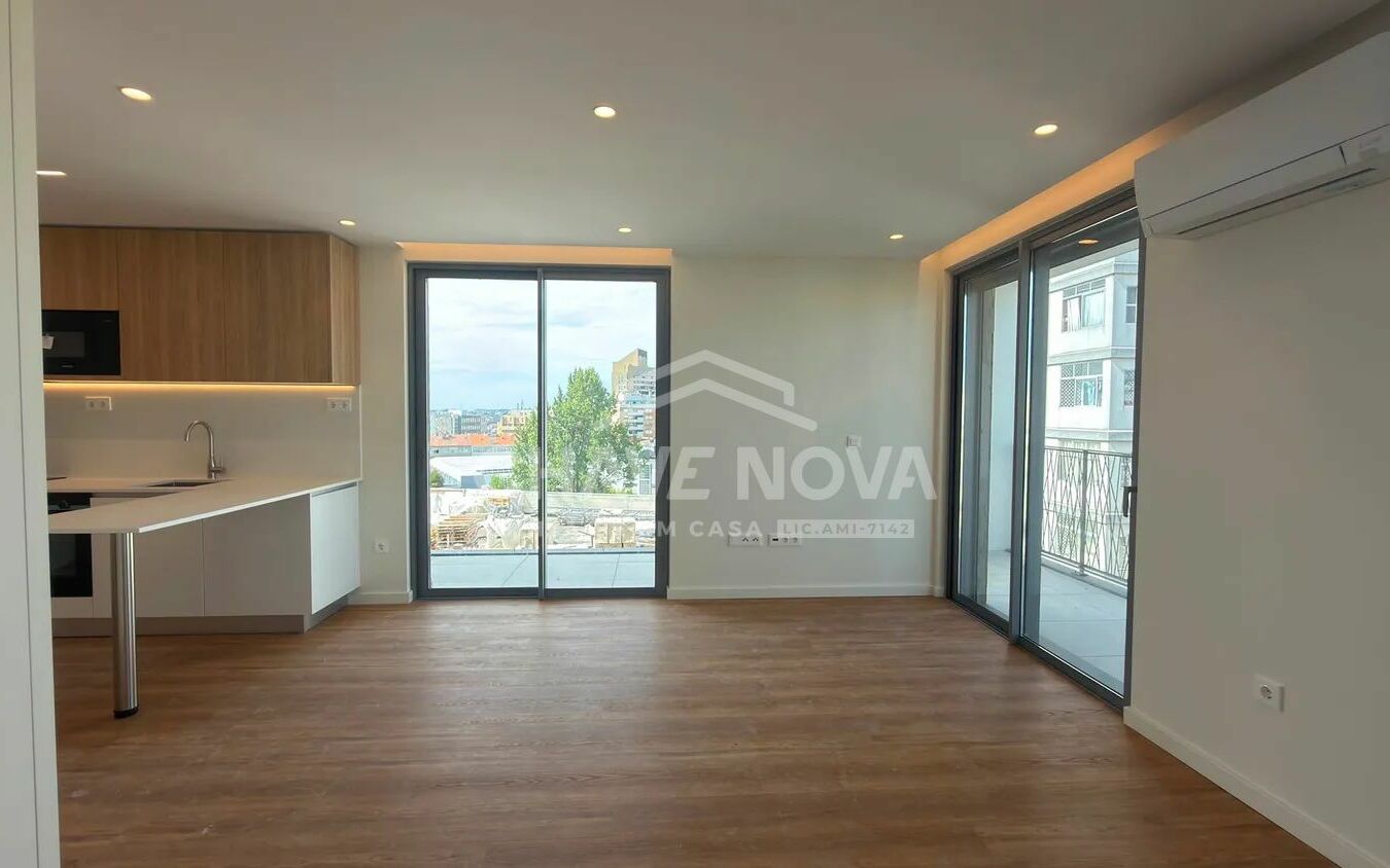 Apartamento T0 Mafamude Vila Nova de Gaia Porto GN/02366
