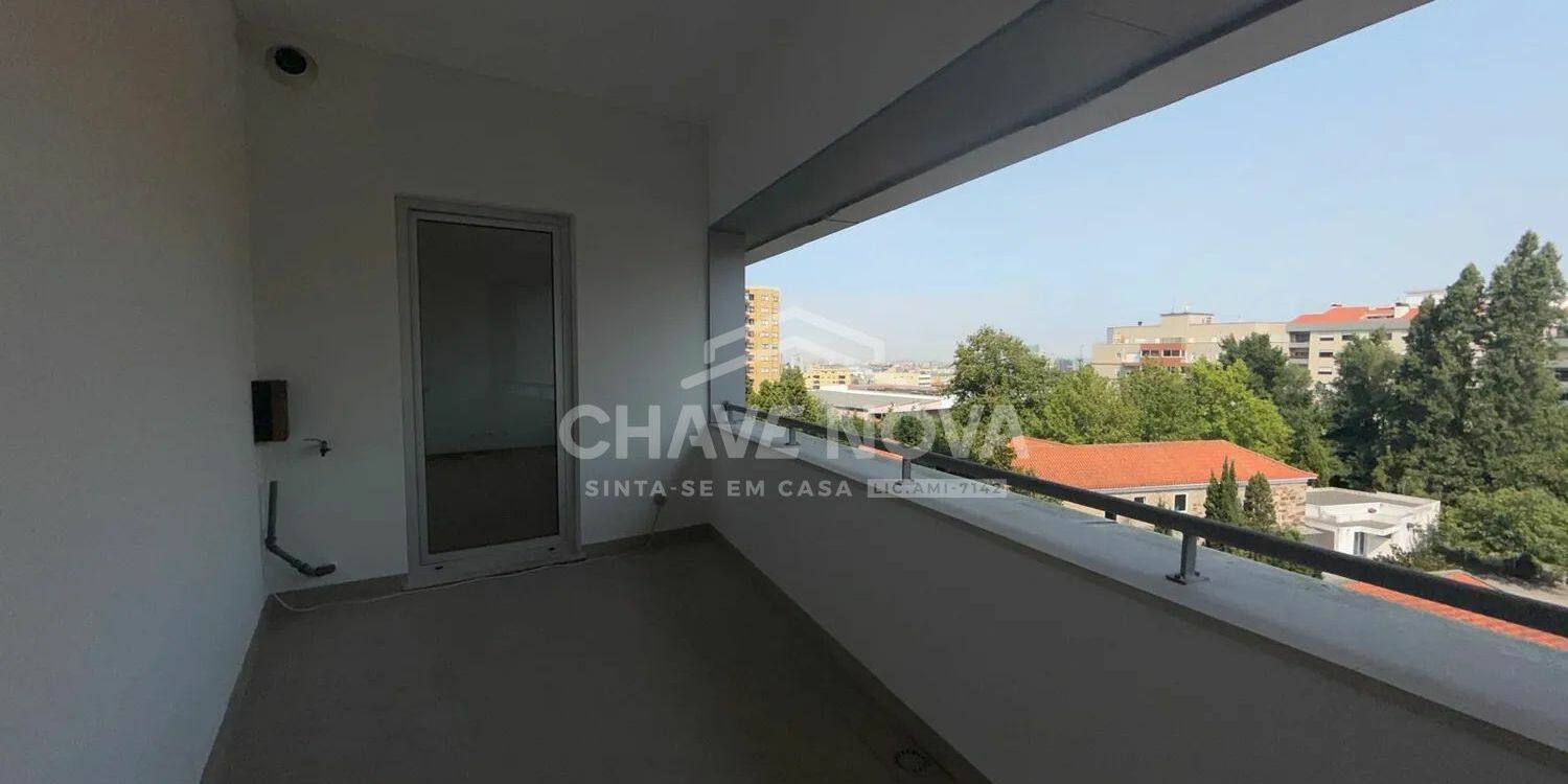 Apartamento T1 Santa Marinha Varanda