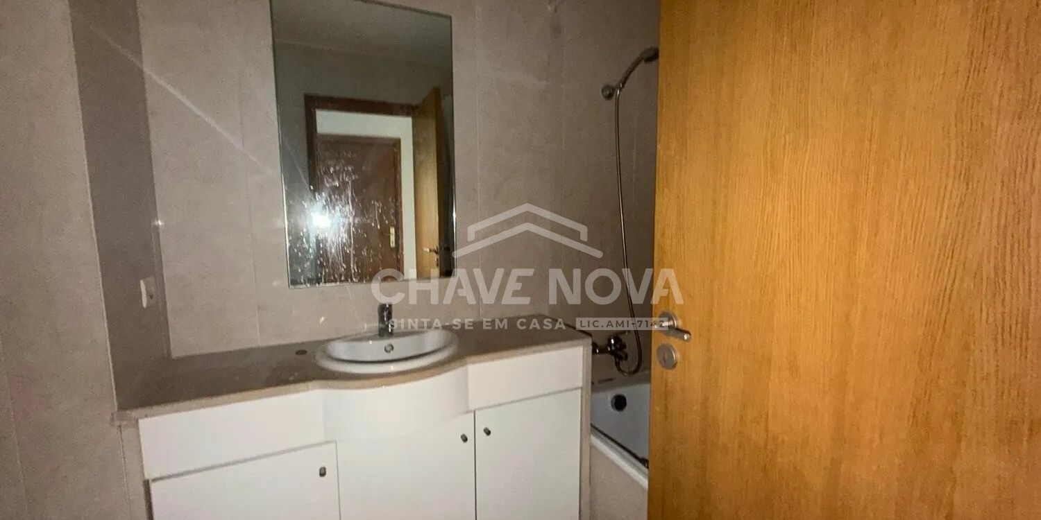 Apartamento T1 Santa Marinha casa de banho