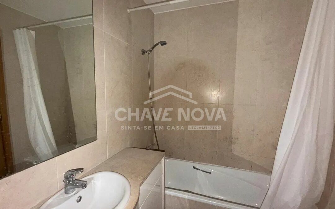 Apartamento T1 Santa Marinha casa de banho