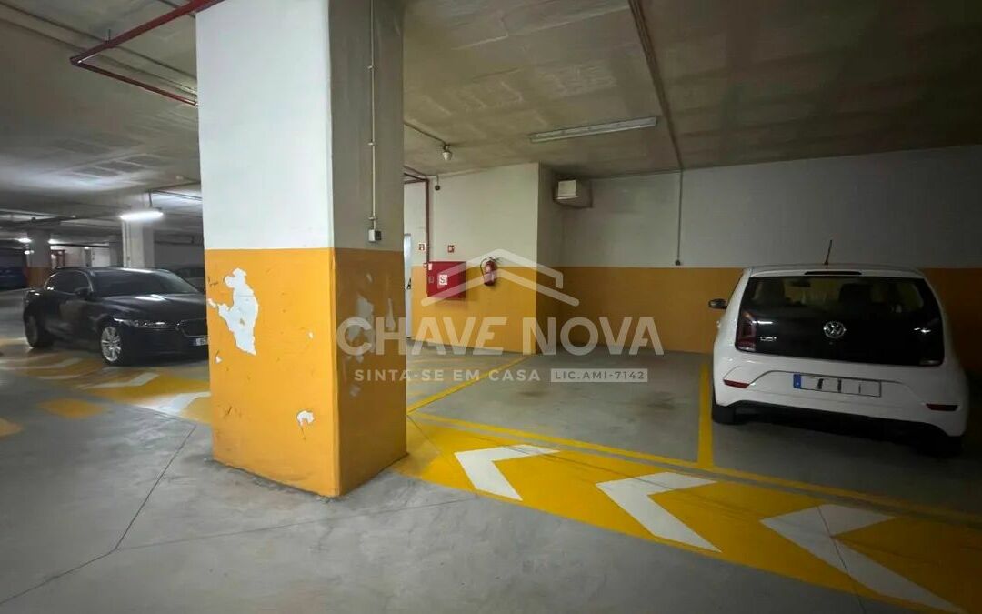 Apartamento T1 Santa Marinha Garagem