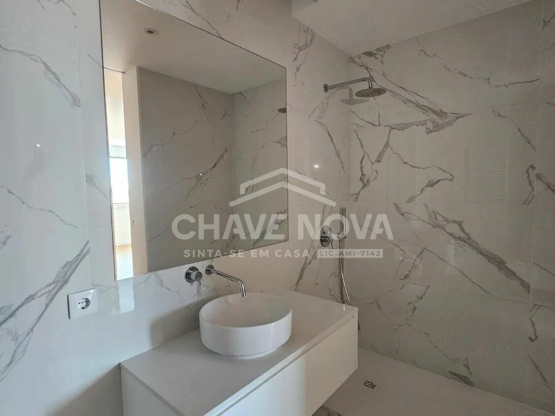 Apartamento T2 Matosinhos Casa de Banho