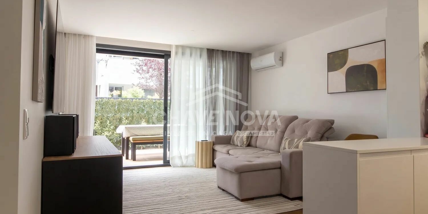 Apartamento T2 Santa Marinha Sala