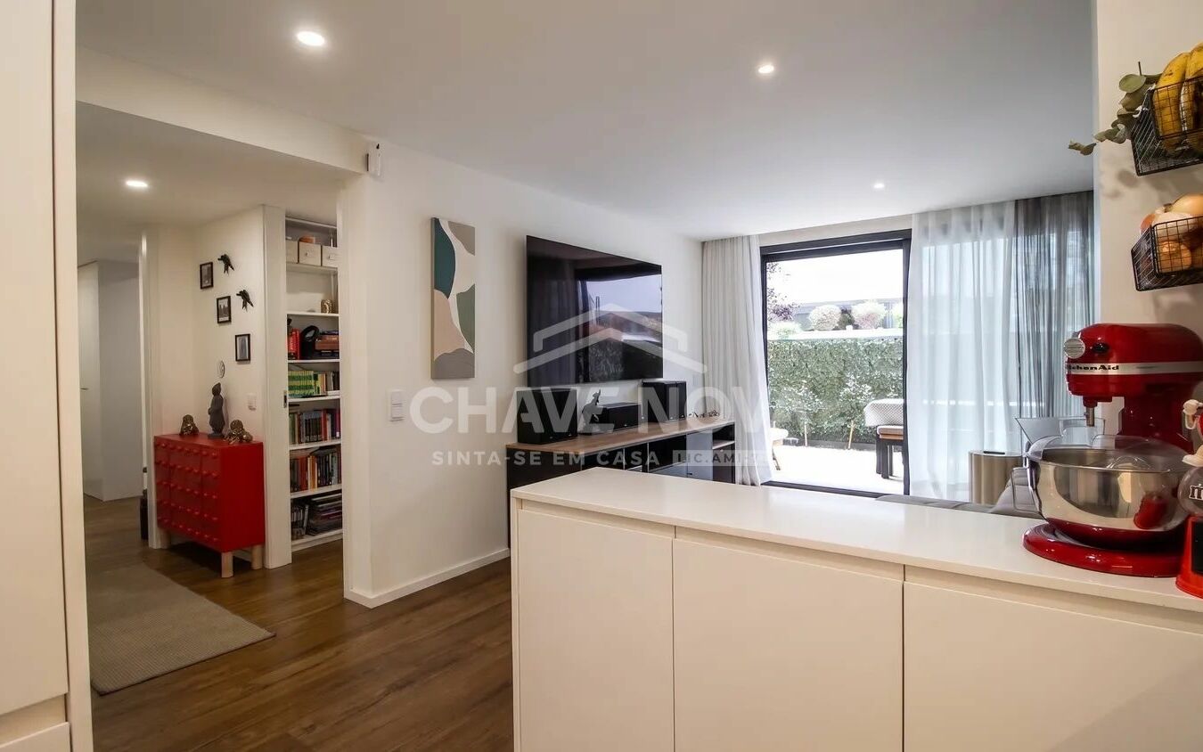 Apartamento T2 Santa Marinha Sala