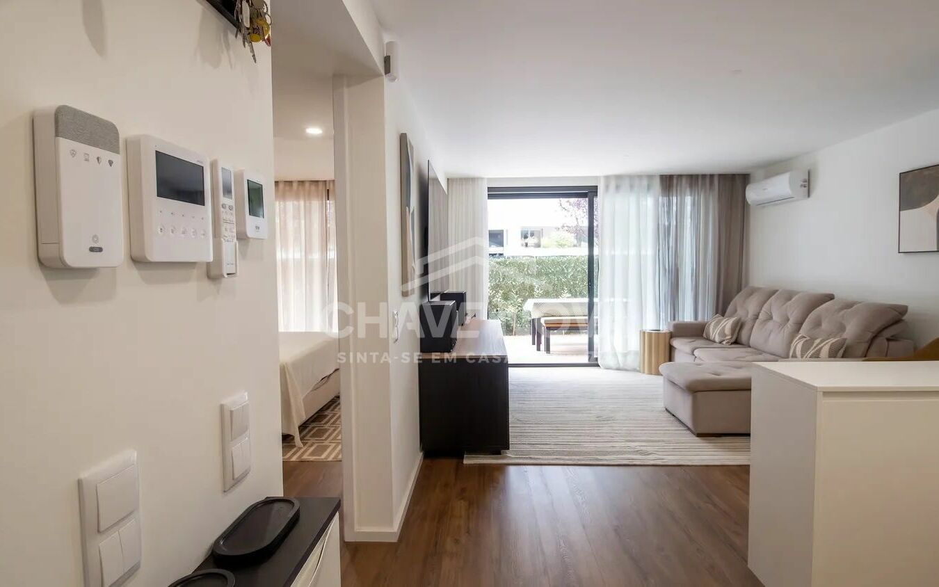 Apartamento T2 Santa Marinha Sala