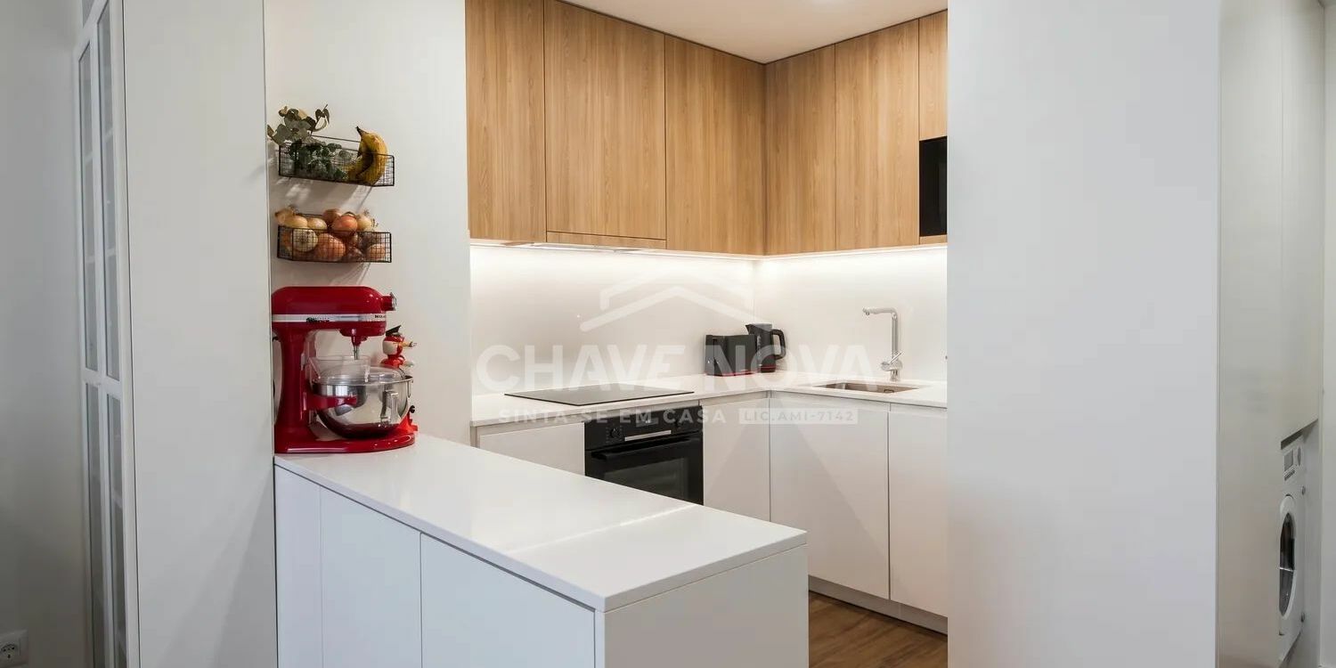 Apartamento T2 Santa Marinha Cozinha
