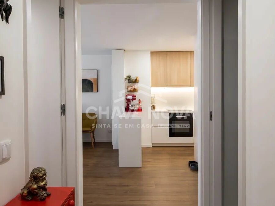 Apartamento T2 Santa Marinha Corredor
