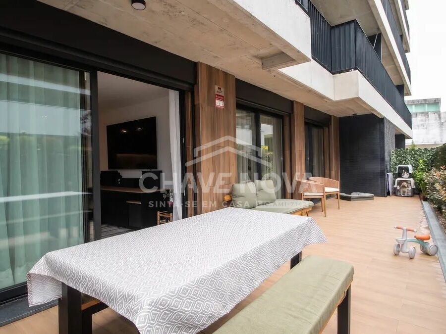 Apartamento T2 Santa Marinha Terraço