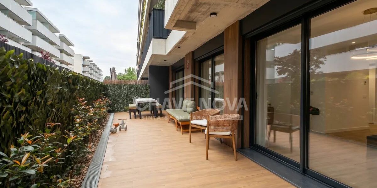 Apartamento T2 Santa Marinha Terraço