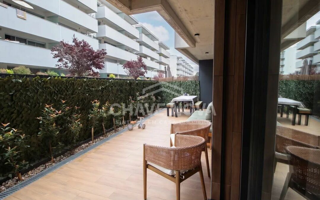 Apartamento T2 Santa Marinha Terraço