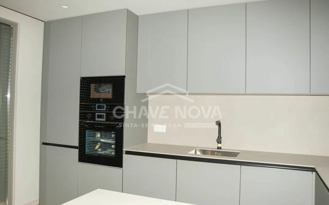 Apartamento T3 Dúplex São Félix da Marinha Cozinha