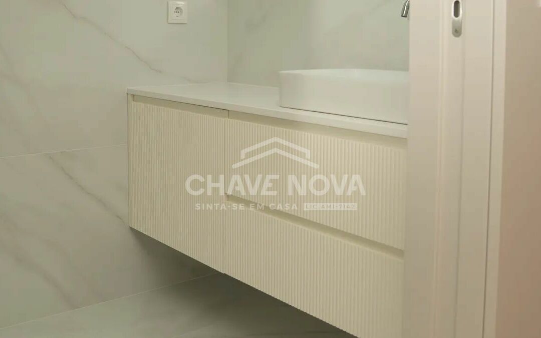 Apartamento T3 Dúplex São Félix da Marinha Casa de Banho