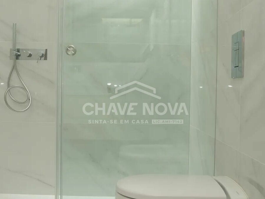 Apartamento T3 Dúplex São Félix da Marinha Casa de Banho