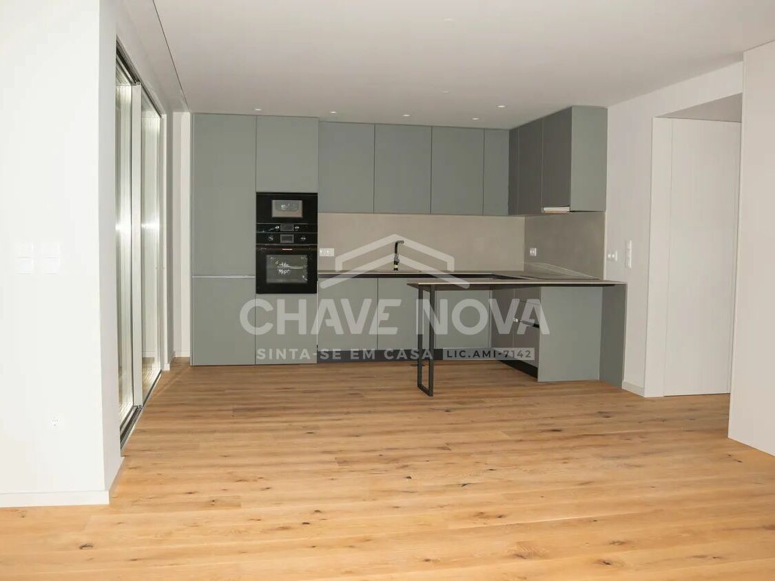 Apartamento T3 Dúplex São Félix da Marinha Cozinha