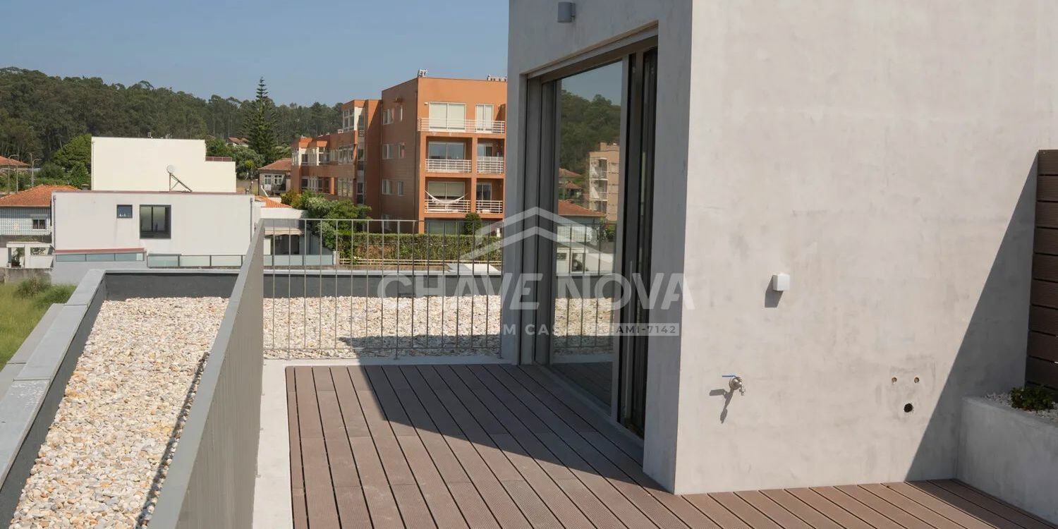 Apartamento T3 Dúplex São Félix da Marinha Terraço