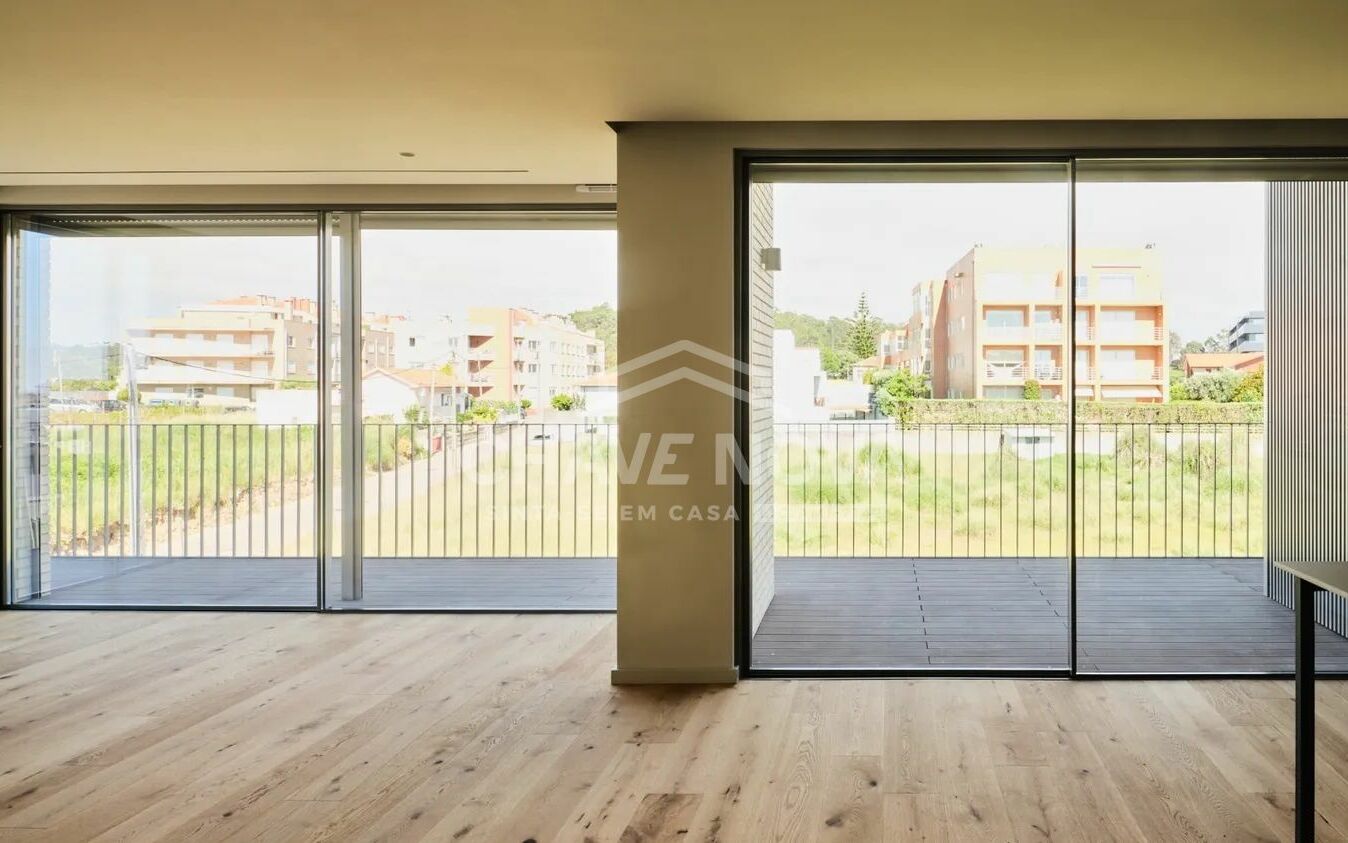 Apartamento T3 Dúplex São Félix da Marinha Sala
