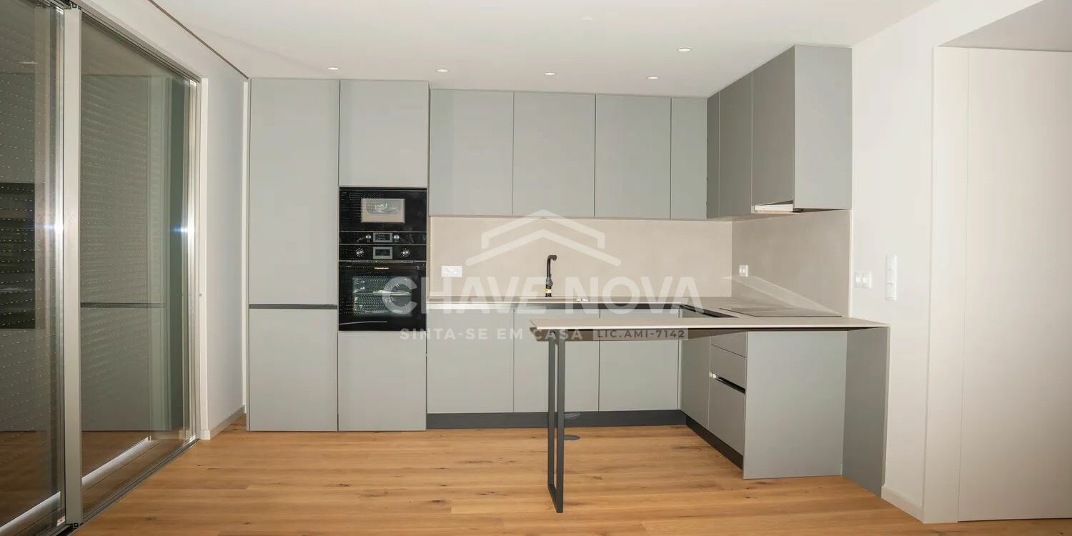 Apartamento T3 Dúplex São Félix da Marinha Cozinha