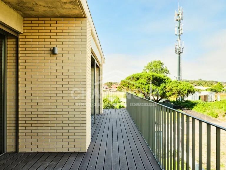 Apartamento T3 Dúplex São Félix da Marinha Terraço