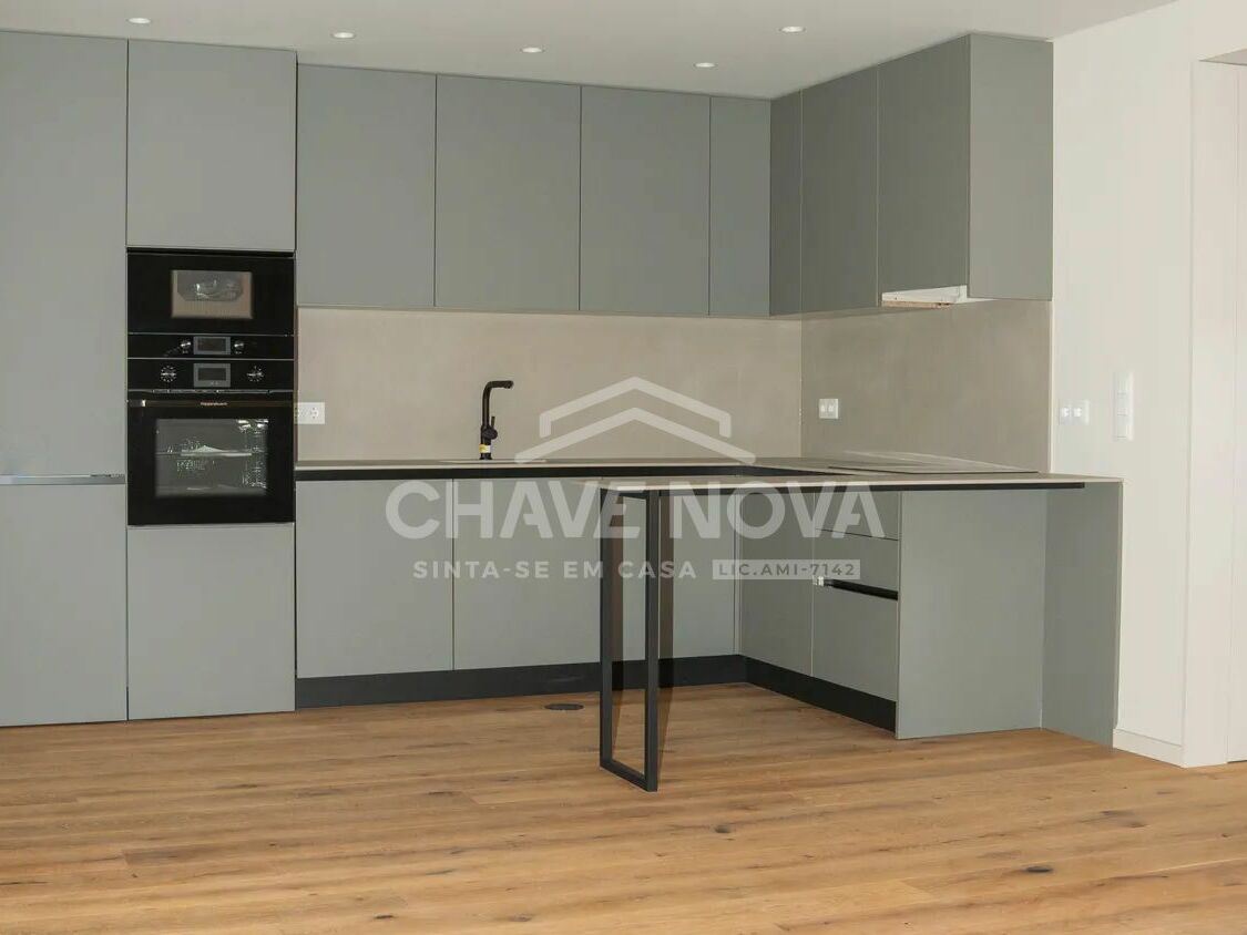 Apartamento T3 Dúplex São Félix da Marinha Cozinha