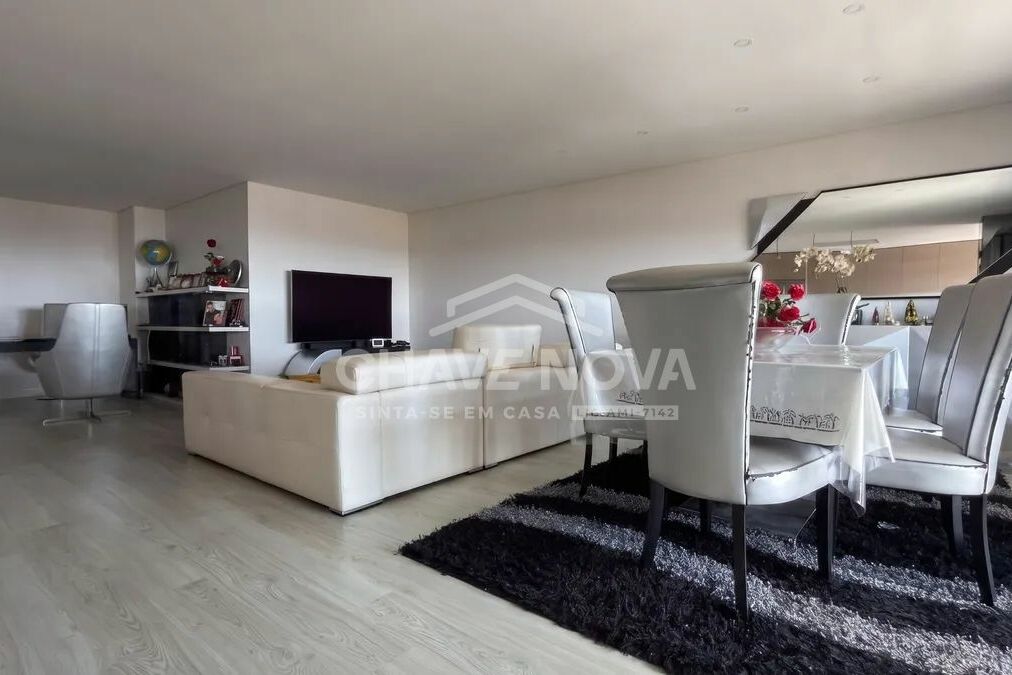 Apartamento T4 Santa Marinha Vila Nova de Gaia Porto GN/02383