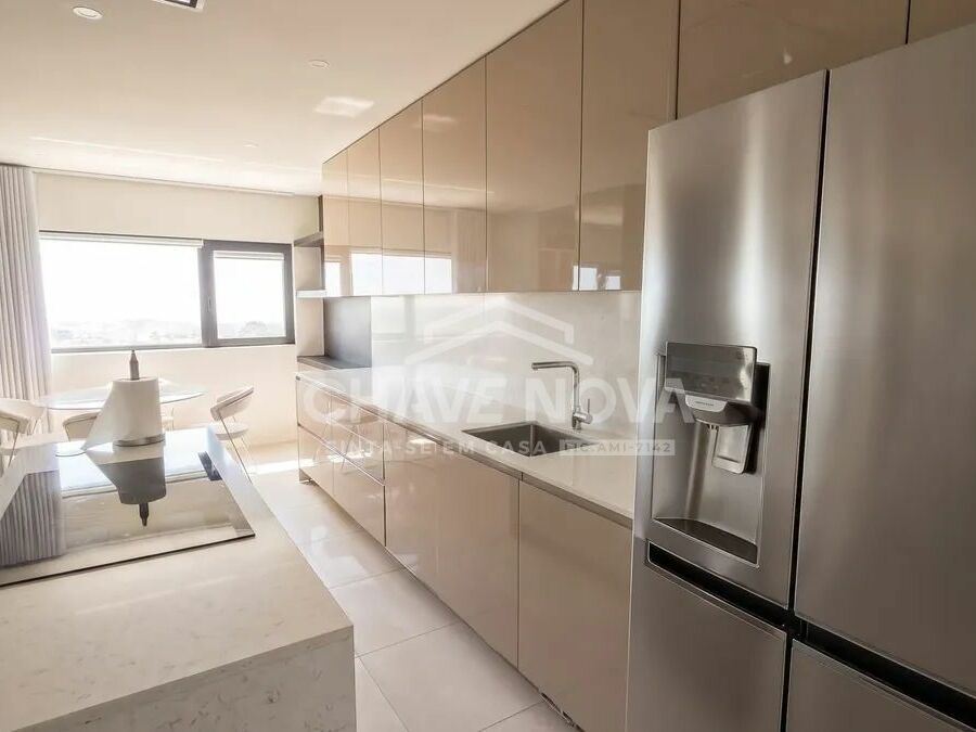 Apartamento T4 Santa Marinha Vila Nova de Gaia Porto GN/02383