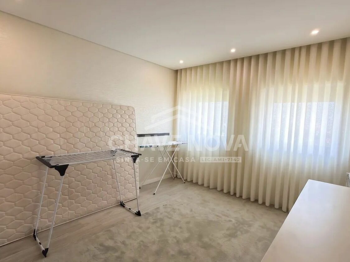 Apartamento T4 Santa Marinha Vila Nova de Gaia Porto GN/02383