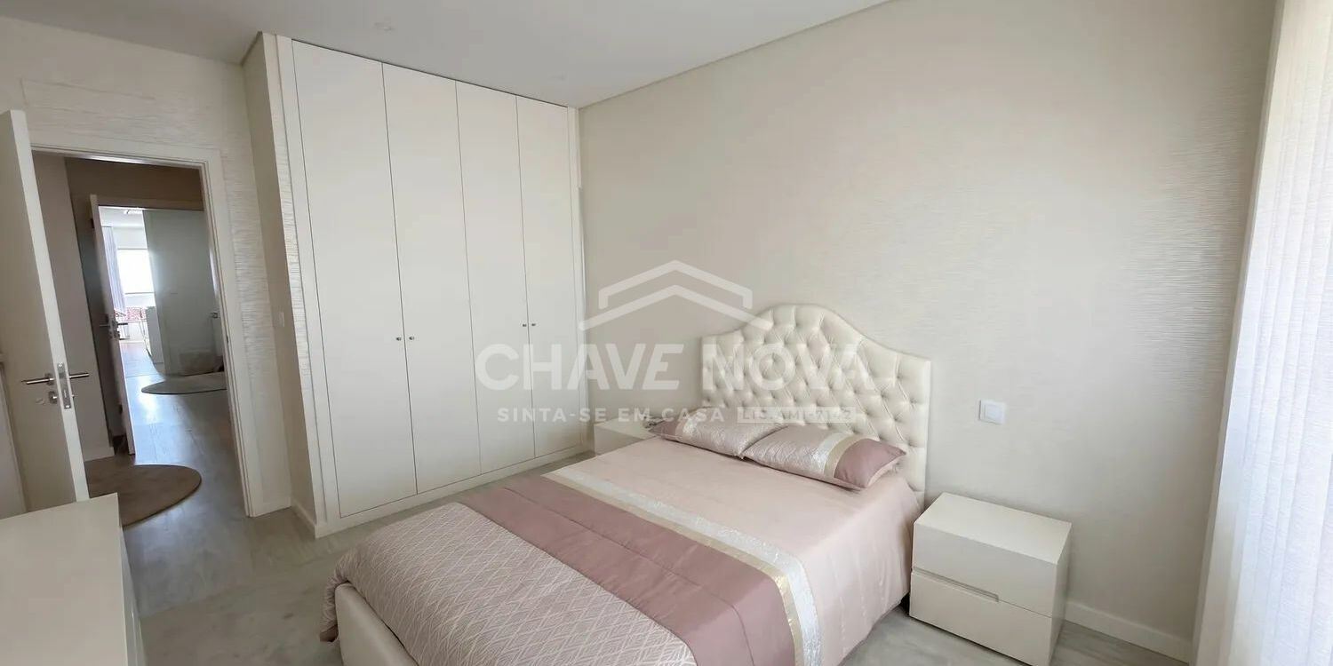 Apartamento T4 Santa Marinha Vila Nova de Gaia Porto GN/02383