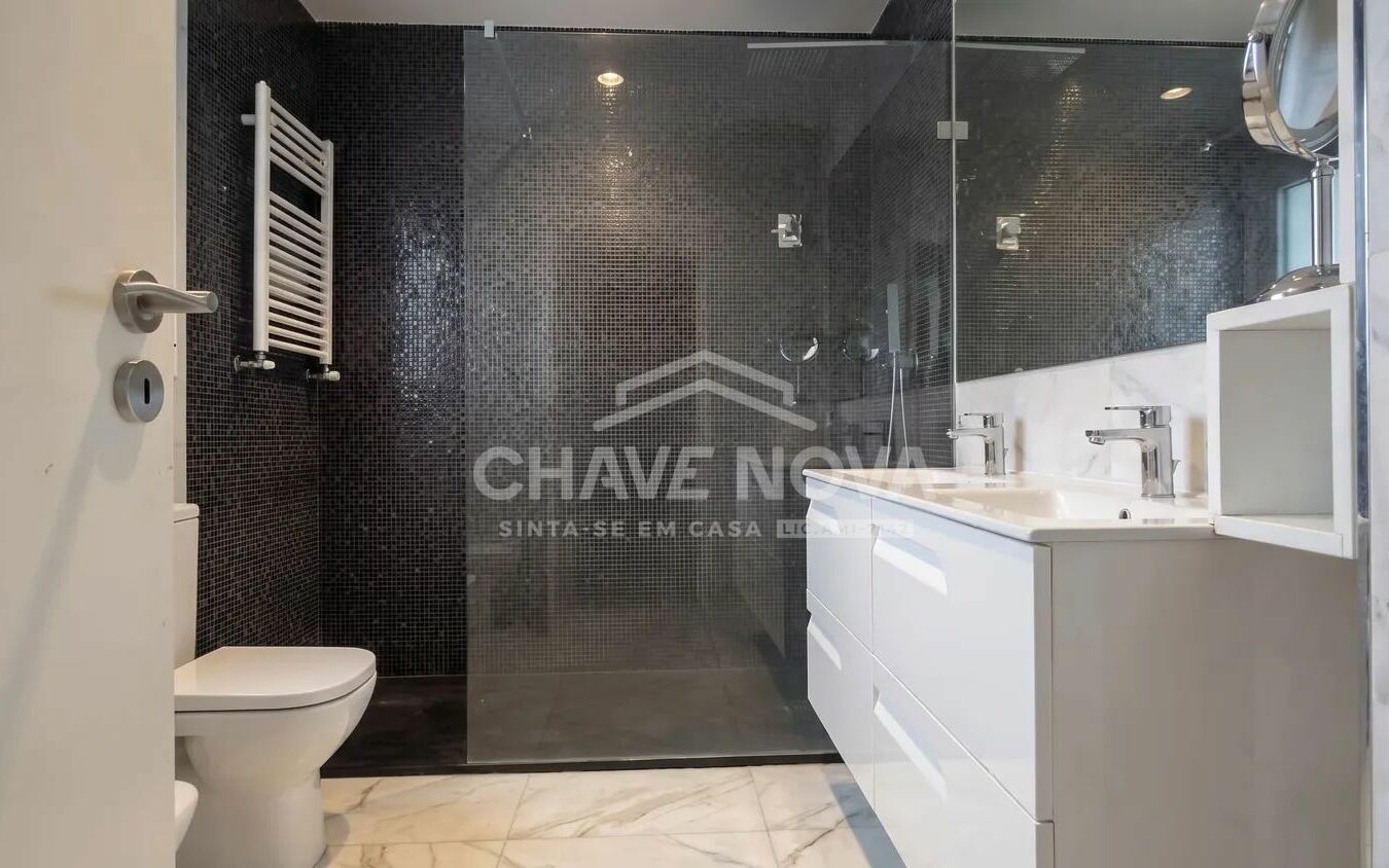 Apartamento T4 Santa Marinha Vila Nova de Gaia Porto GN/02383