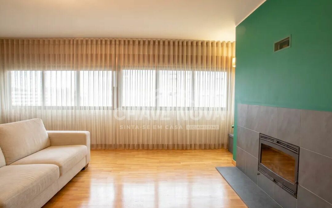 Apartamento T4 Santa Marinha Vila Nova de Gaia Porto GN/02444