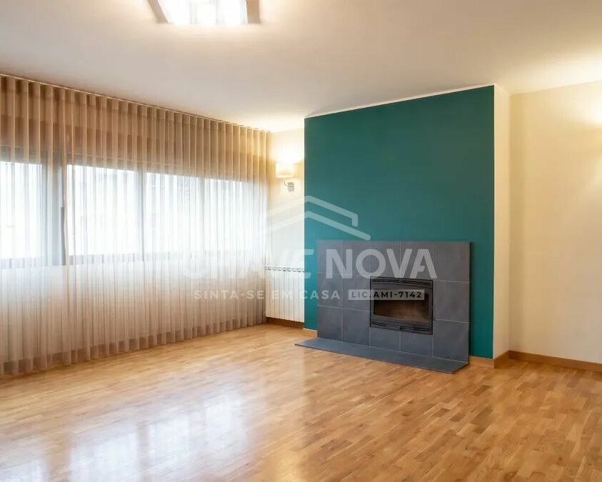 Apartamento T4 Santa Marinha Vila Nova de Gaia Porto GN/02444