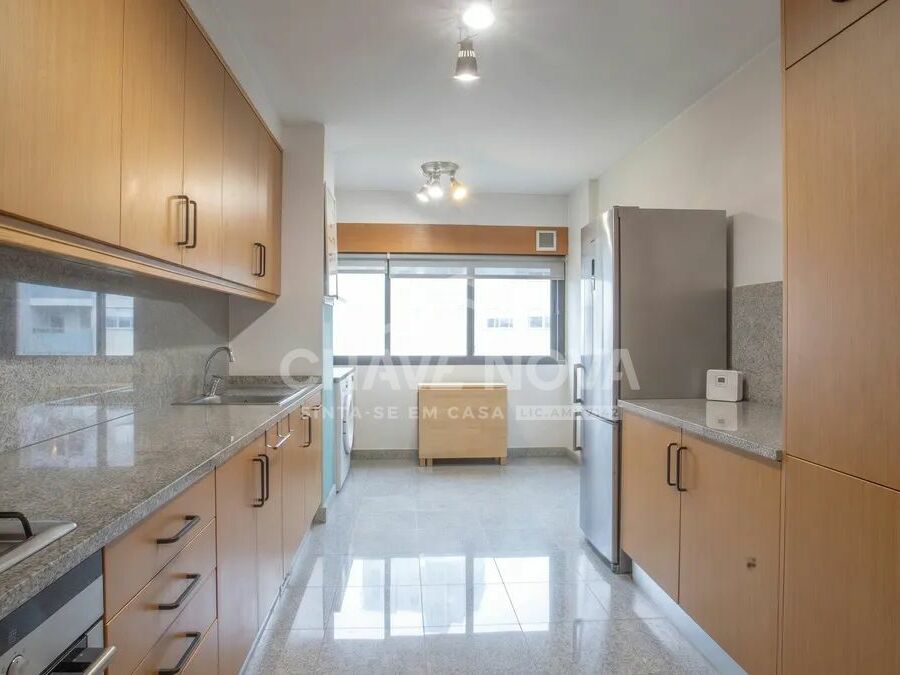 Apartamento T4 Santa Marinha Vila Nova de Gaia Porto GN/02444