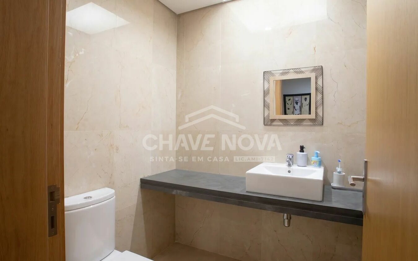 Apartamento T4 Santa Marinha Vila Nova de Gaia Porto GN/02444