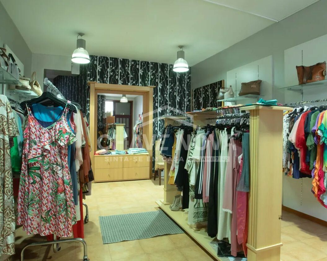 Loja Comercial Santa Marinha Candal Vila Nova de Gaia Porto GN/02428