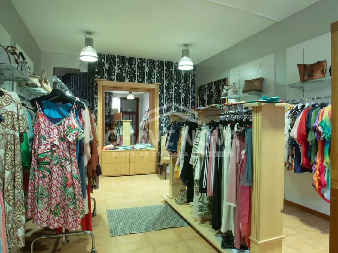 Loja Comercial Santa Marinha Candal Vila Nova de Gaia Porto GN/02428