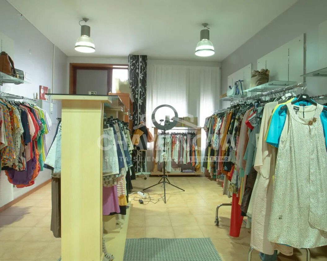 Loja Comercial Santa Marinha Candal Vila Nova de Gaia Porto GN/02428
