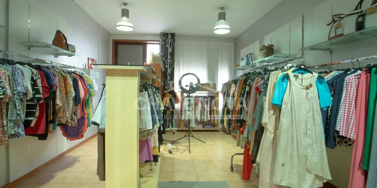 Loja Comercial Santa Marinha Candal Vila Nova de Gaia Porto GN/02428