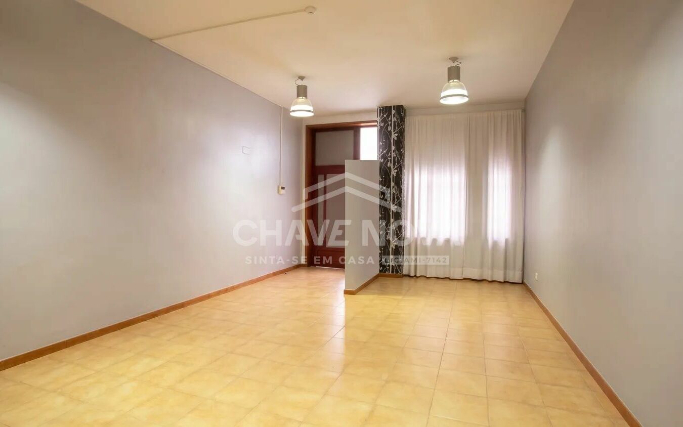 Loja Comercial Santa Marinha Candal Vila Nova de Gaia Porto GN/02428