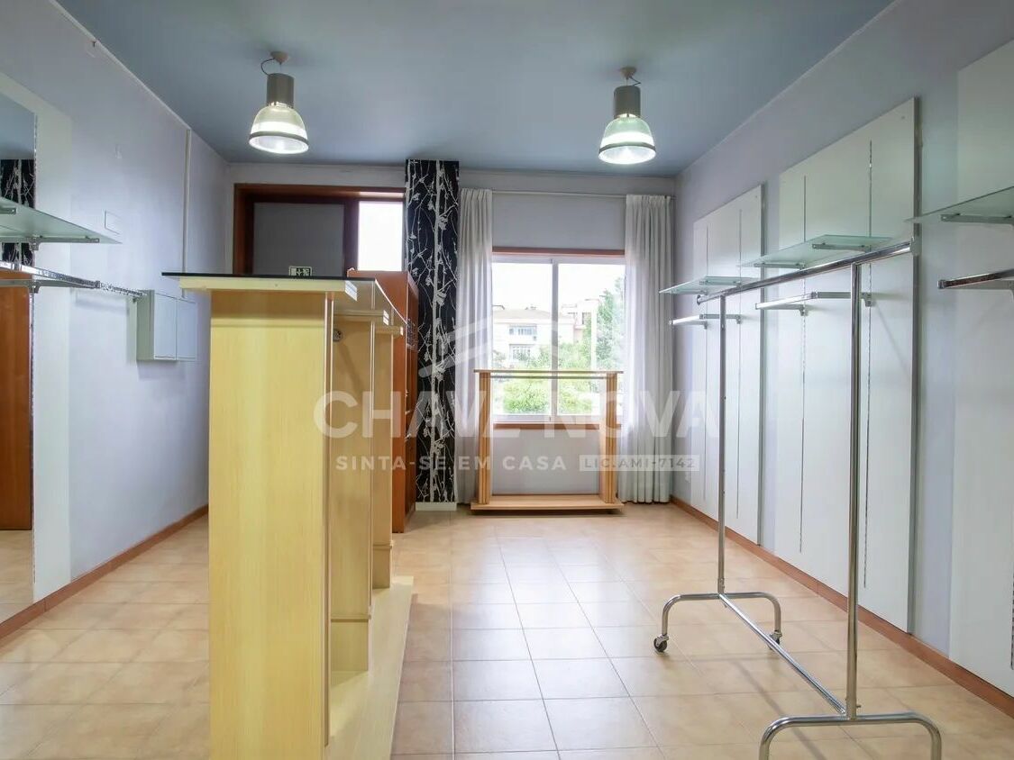 Loja Comercial Santa Marinha Candal Vila Nova de Gaia Porto GN/02428