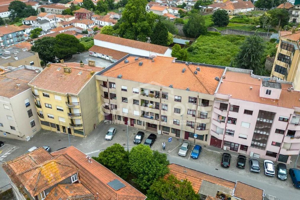 Lojas Comerciais Santa Marinha Vila Nova de Gaia Porto GN/02432