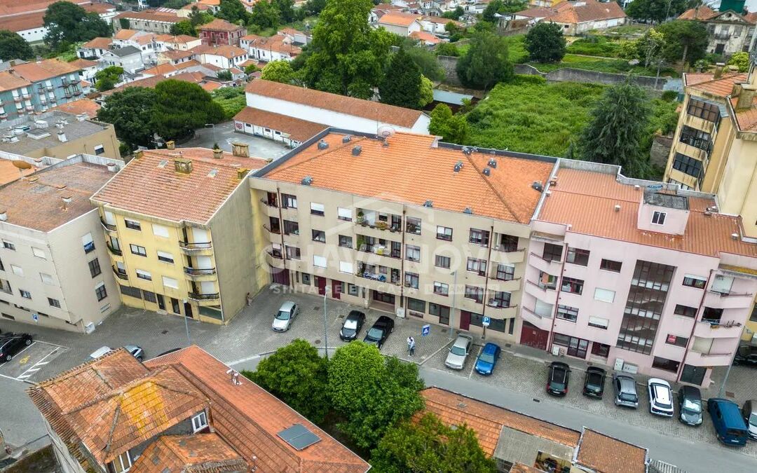 Lojas Comerciais Santa Marinha Vila Nova de Gaia Porto GN/02432