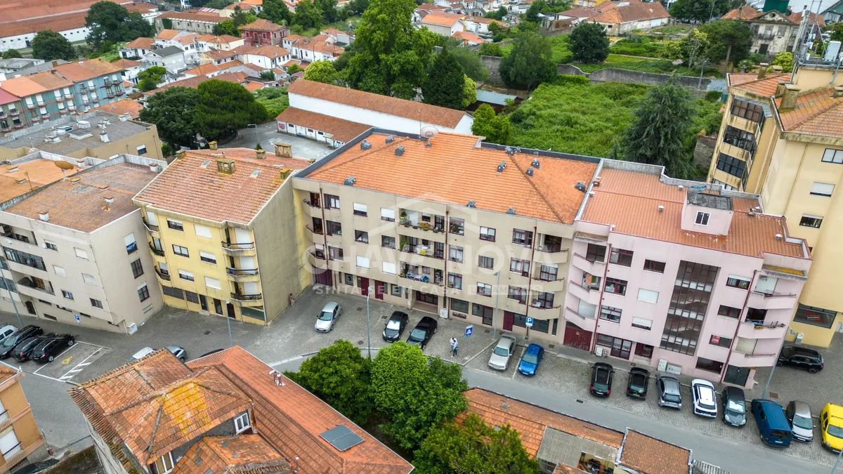 Lojas Comerciais Santa Marinha Vila Nova de Gaia Porto GN/02432