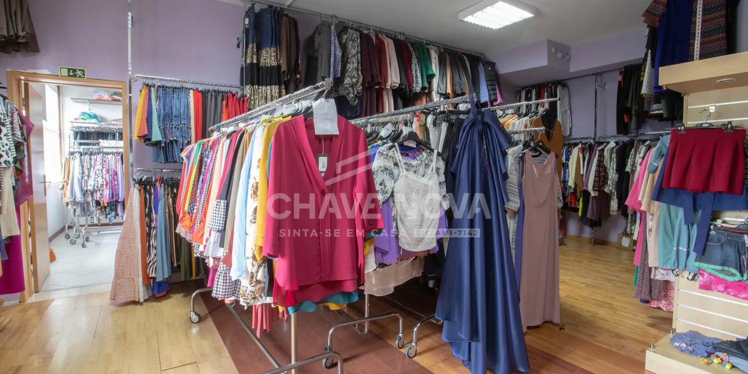 Lojas Comerciais Santa Marinha Vila Nova de Gaia Porto GN/02432