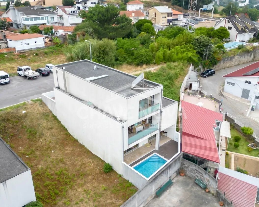 Moradia T4 Oliveira do Douro Vila Nova de Gaia Porto GN/02427