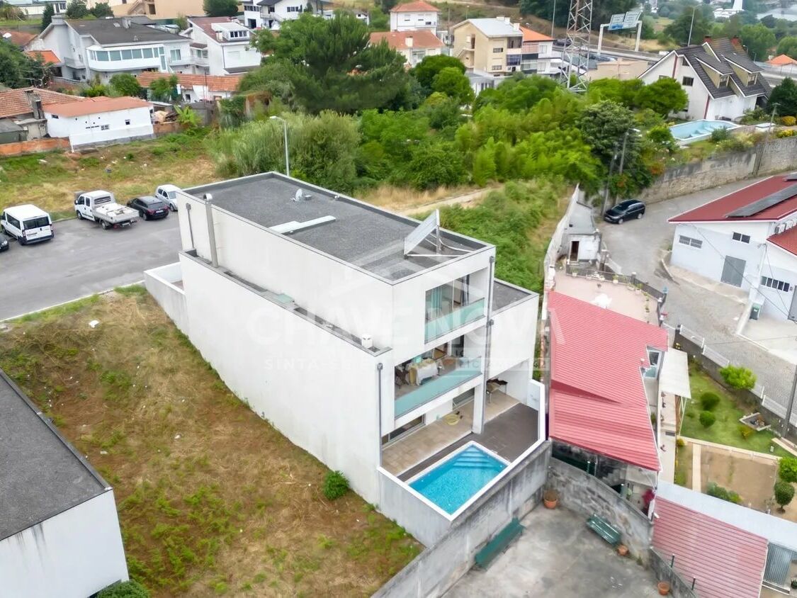 Moradia T4 Oliveira do Douro Vila Nova de Gaia Porto GN/02427
