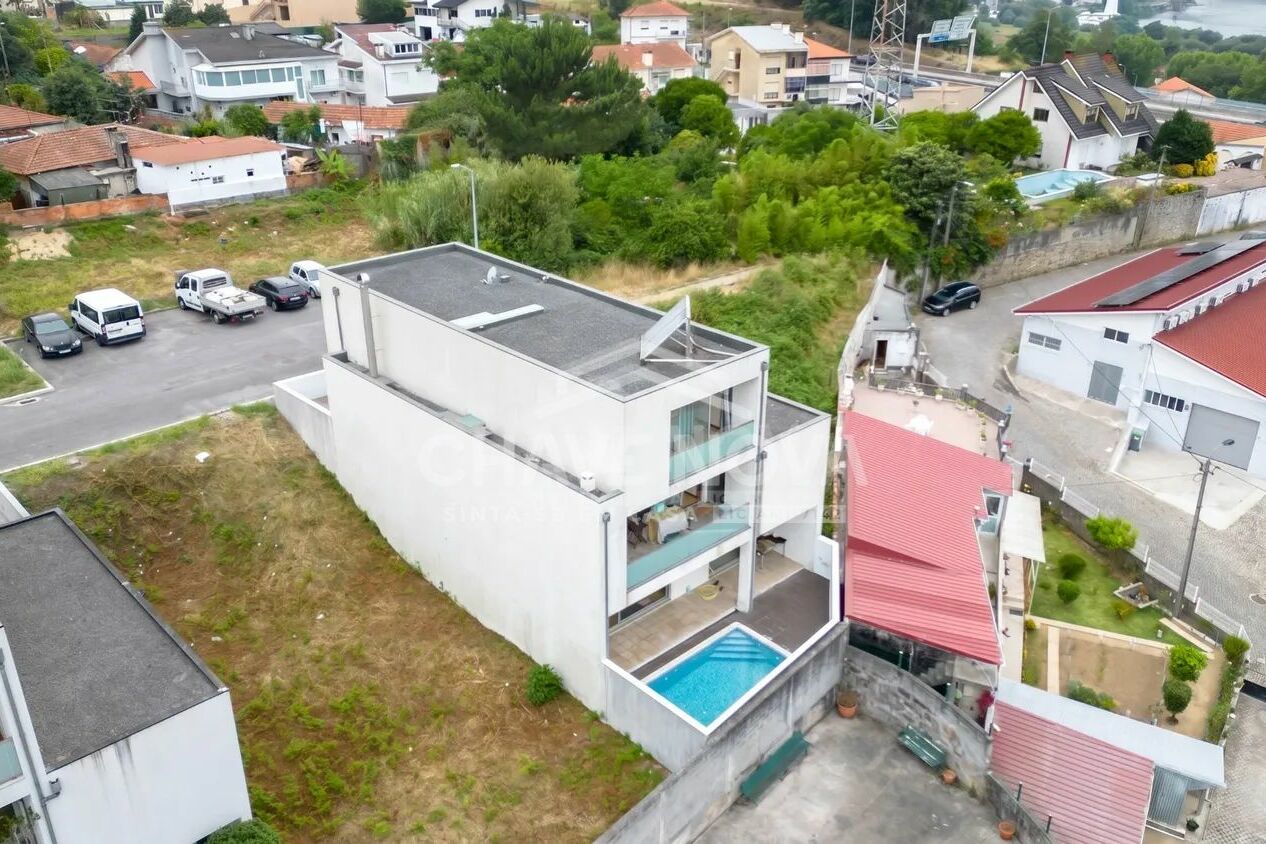 Moradia T4 Oliveira do Douro Vila Nova de Gaia Porto GN/02427