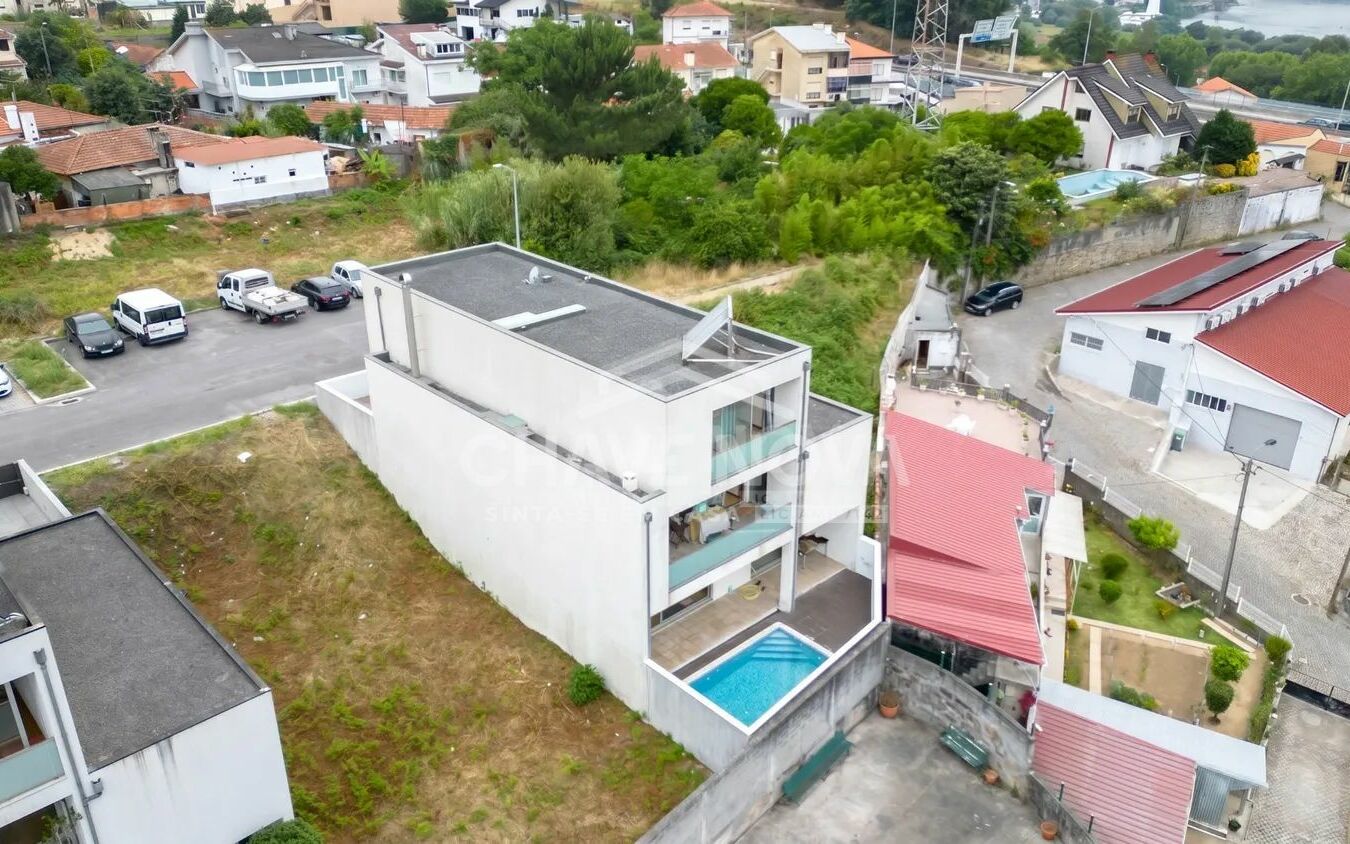 Moradia T4 Oliveira do Douro Vila Nova de Gaia Porto GN/02427