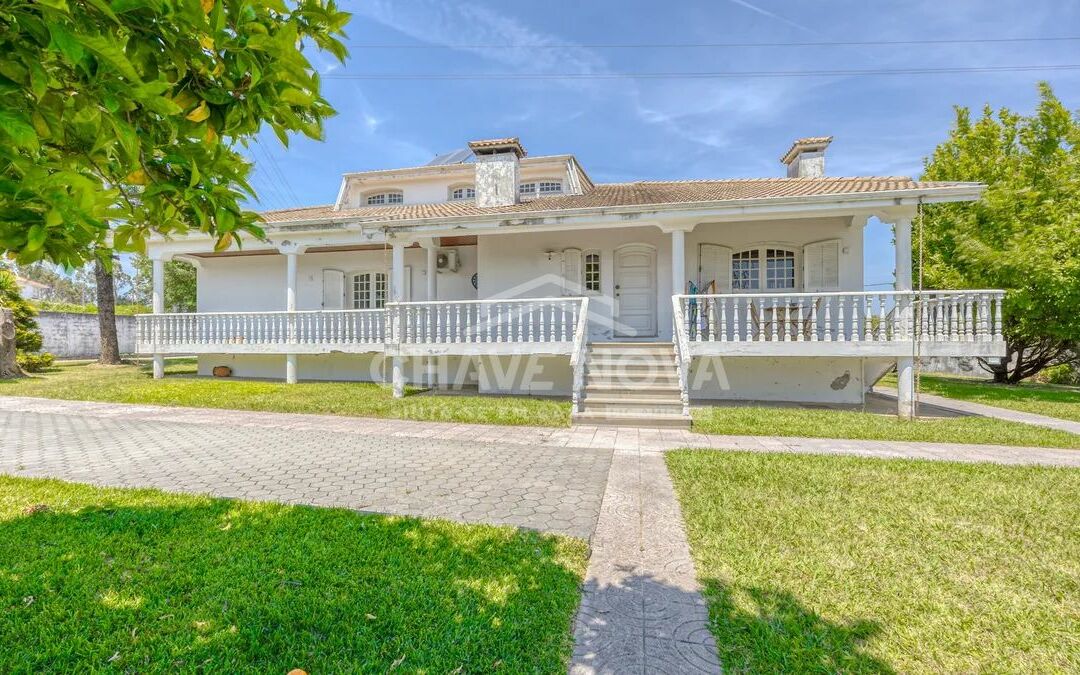 Moradia T5 Canelas Exterior