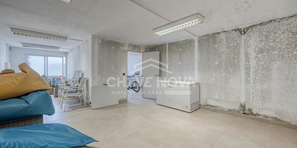 Moradia T5 Canelas Garagem