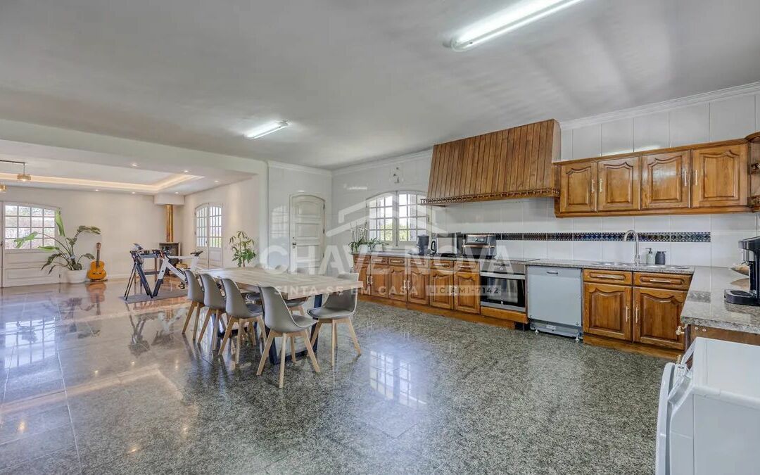 Moradia T5 Canelas Sala